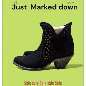 Shyanne  back zipper  Booties with fringe size 7 nwot